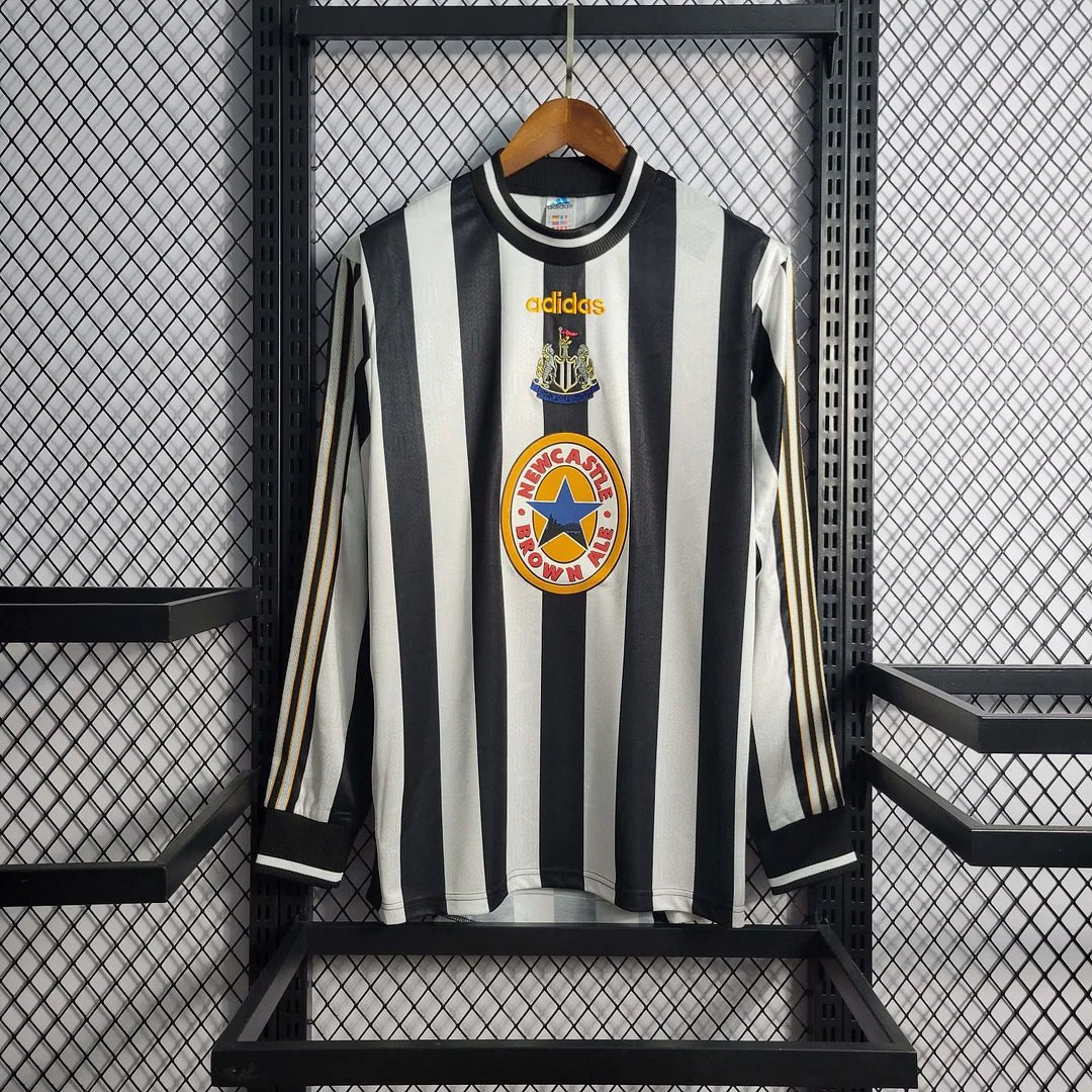 beb878a3b3af796c13c51e311abfafff.jpg 1995-1997 Retro Newcastle United Home Jersey Long Sleeve - Image 1