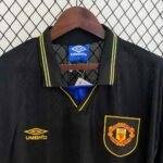 1993/1995 Retro Manchester United Away Long Sleeve - Image 3