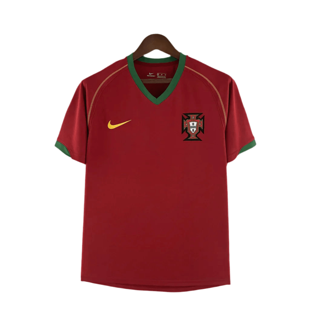B587AB23-ADDA-4ADA-934C-7DB20C82264D.png Jersey Portugal Retro 2006/07 - Red - Image 1