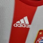 Jersey Bayern de Munique Retro 2010/2011 - Image 3