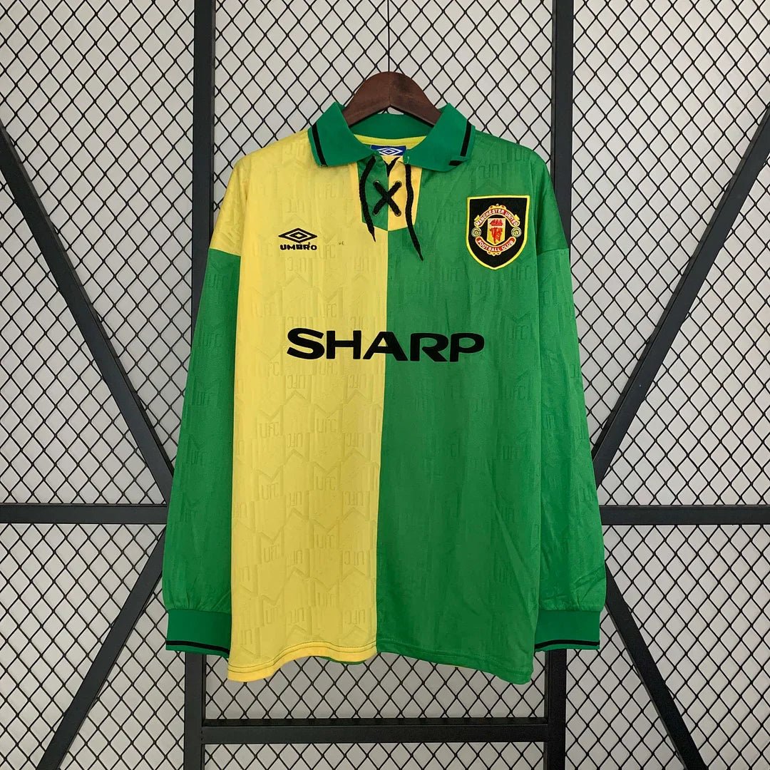 215044f0da6042e2f197f8d4c231d34c.jpg 1992/1994 Retro Manchester United Third Away Long Sleeve - Image 1