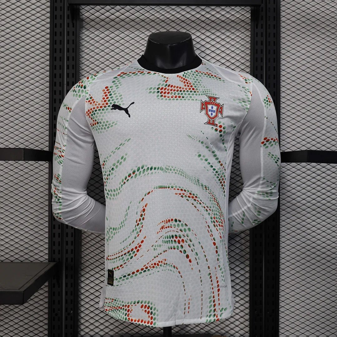 4cfc64ac40f8c62a95145fa10557f6ea.jpg 2025 Portugal Away Kit Long Sleeve - Image 1