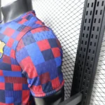 2026/2027赛季巴塞罗那球员版赛前热身服红蓝格子足球衫 1:1 泰国品质 - Image 8