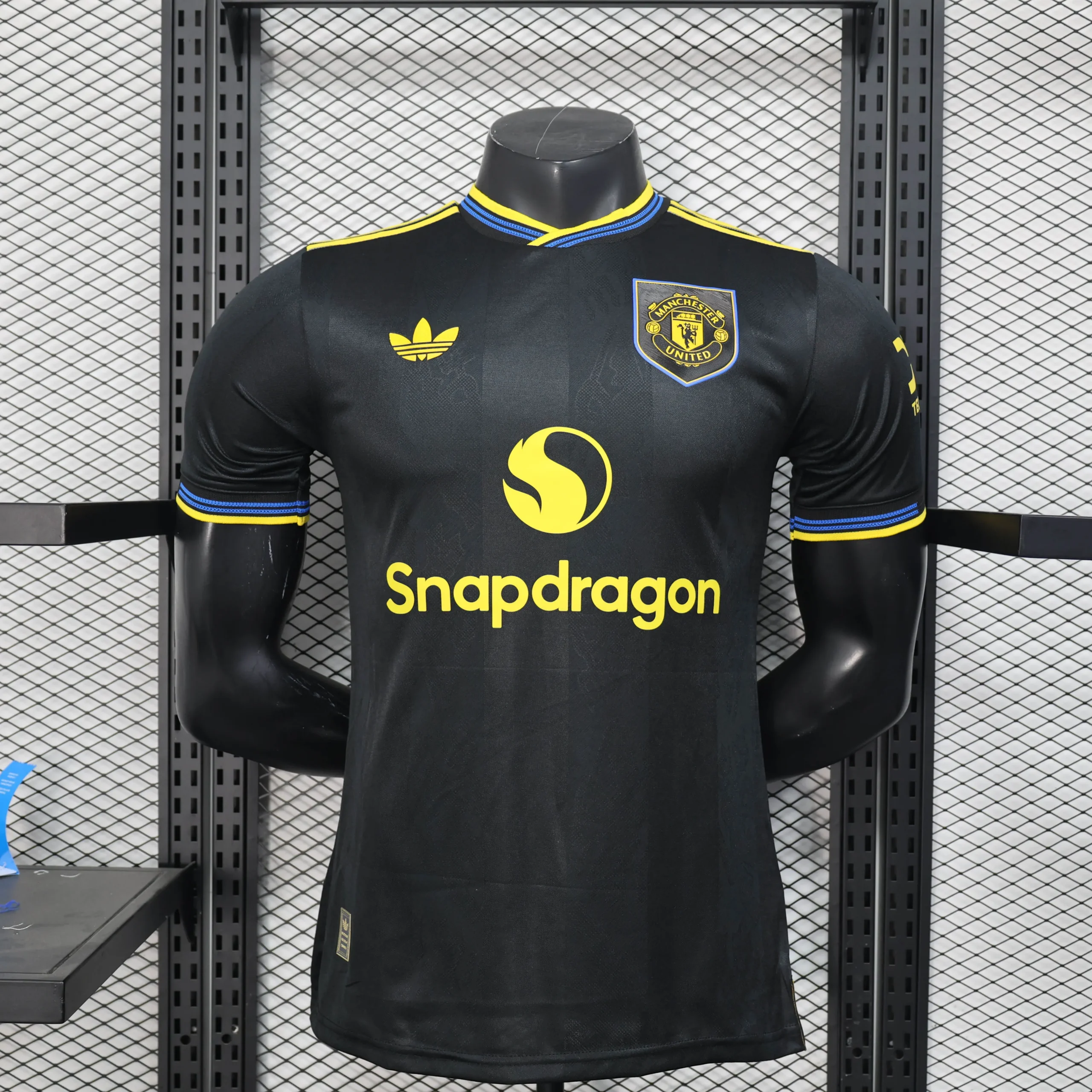 8d9f92652cc363e0baa12d5337063542.webp 2025/2026 Player Version Manchester United Third Away Football Shirt 1:1 Thai Quality - Image 1